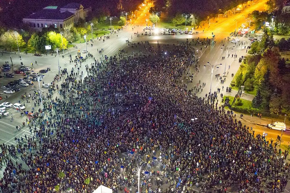 Colectiv. Mesajul românilor din SUA: ”Nu mai tăceți, nu mai plecați capul, nu mai închideți ochii”