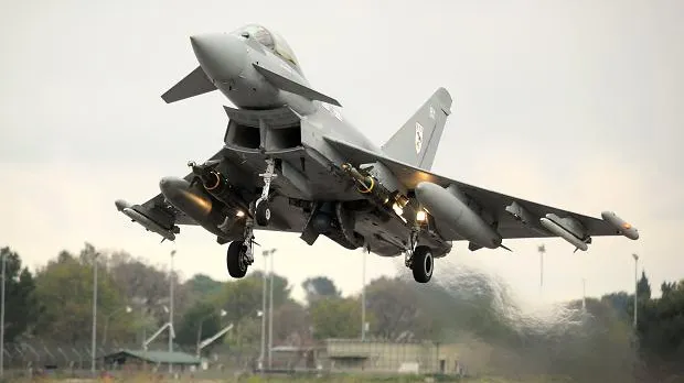 Cameron: E timpul ca Marea Britanie să bombardeze ISIS în Siria