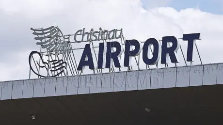 Descinderi pe aeroportul din Chişinău. Un bărbat a fost arestat