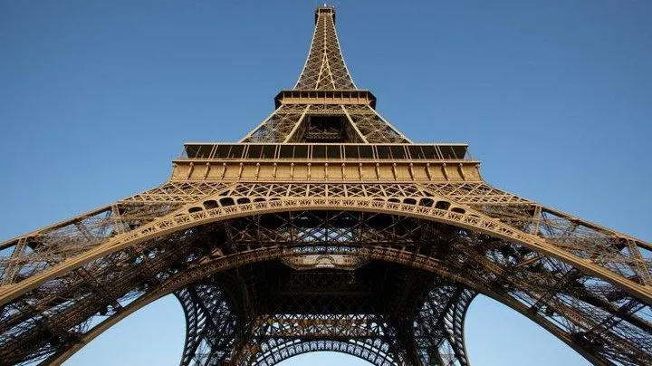Atentatele teroriste de la Paris. Ce au găsit polițiștii francezi în urma unor percheziții ample
