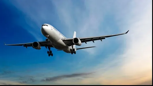 Avion România - Norvegia, aterizare de urgență. Un pasager român a vrut să intre peste piloți