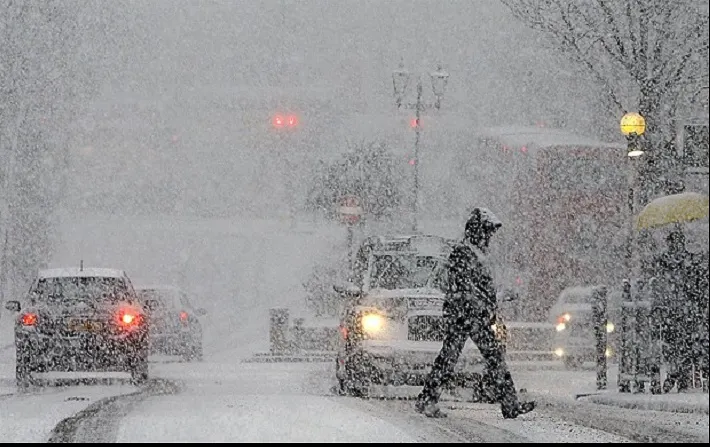 Ninge abundent în nordul țării. Traficul rutier, îngreunat