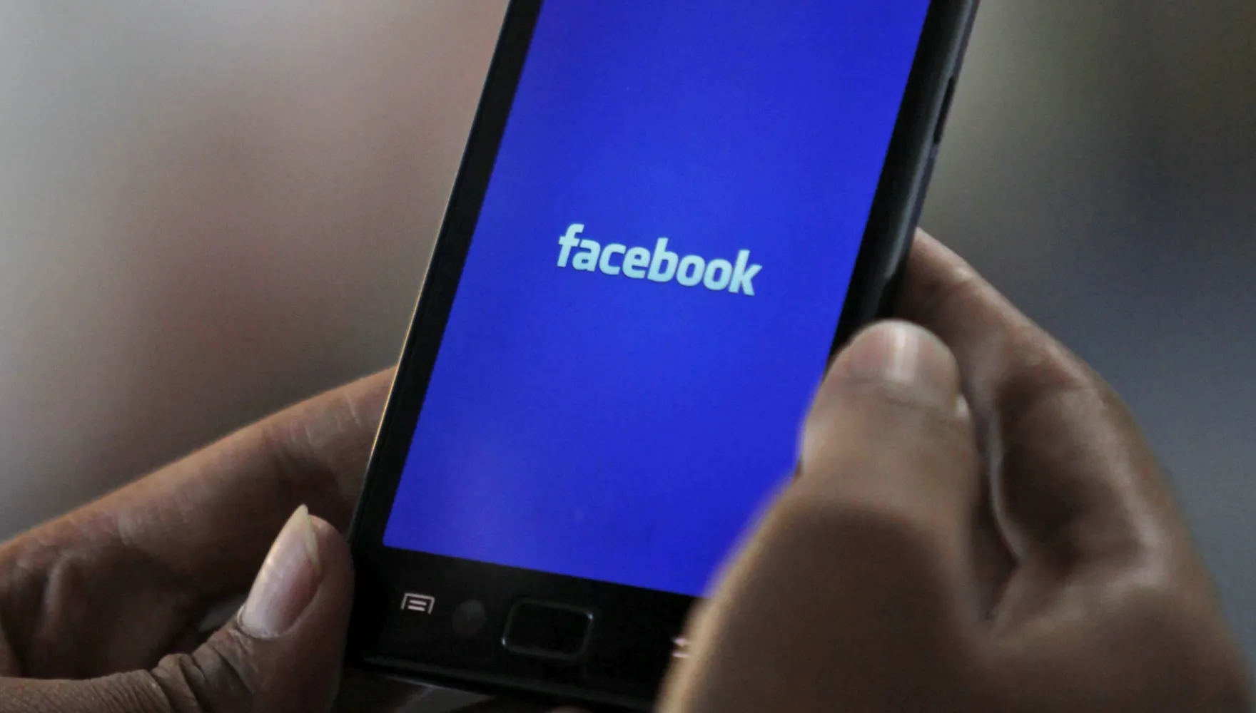 Câţi români au cont pe Facebook. Care sunt oraşele cu cei mai mulţi utilizatori 