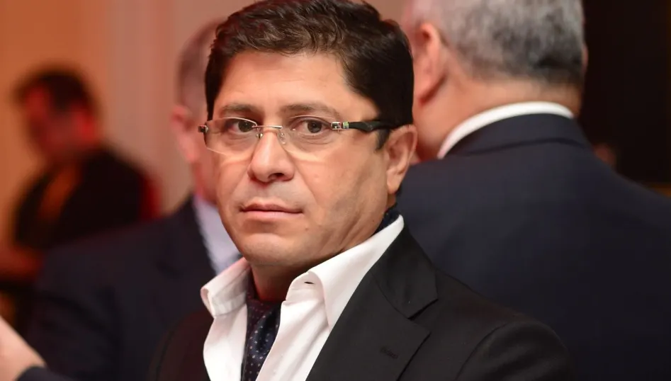 Cum ar putea Gruia Stoica să preia controlul Ministerului Tranporturilor şi al companiilor CFR