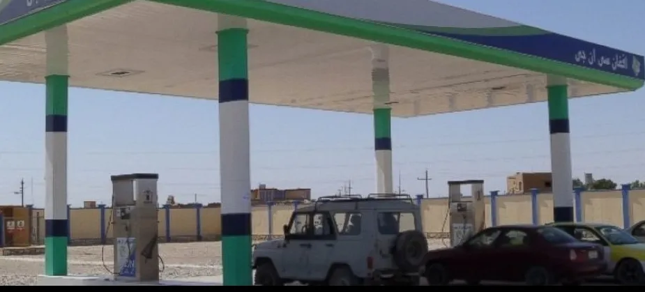 Cea mai scumpă benzinărie din lume. E într-un loc unde petrolul dă pe dinafară 