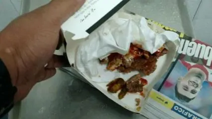 Şocant! Ce a găsit într-un hamburger de la McDonald's