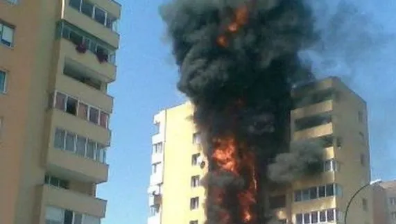 Blestemul focului din Bucureşti. Incendiu la un bloc din Bucureştii Noi