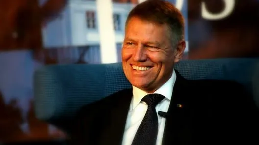 Iohannis îndeamnă tinerii să intre în politică