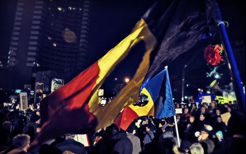 Protest în Piața Universității pentru cele două fete ucise! ”România, apără-ți copiii!”