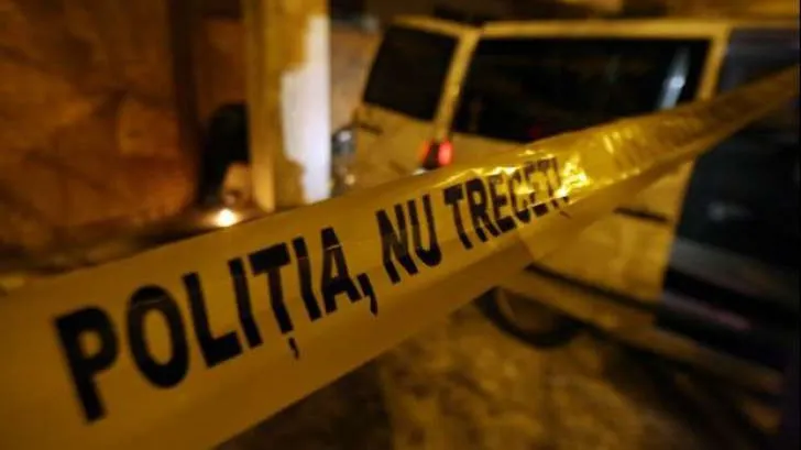 Crimă în Vaslui. Un bărbat, găsit mort pe un drum. Avea gâtul rupt