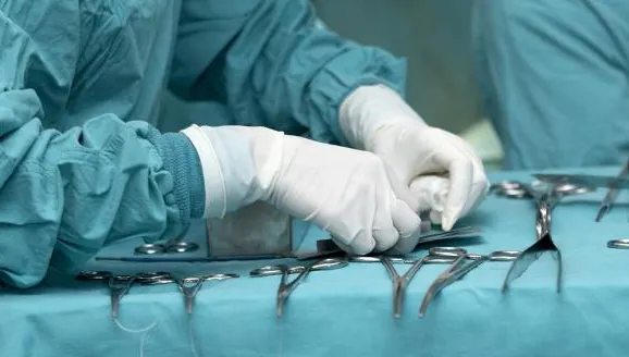 Percheziții la Institutul de Boli Cardiovasculare Mureș: Chirurgul acuzat de corupție, în libertate