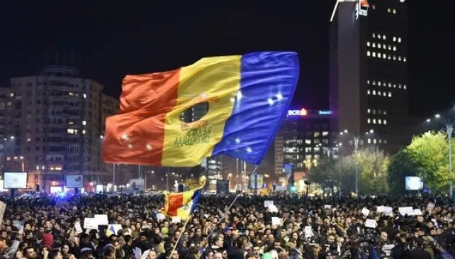 Klaus Iohannis cheamă protestatarii la consultări. Unde pot fi trimise propunerile