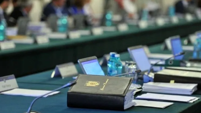 Liderii de business au găsit soluția. Care e cuvântul-magic pus pe masa Guvernului Cioloș