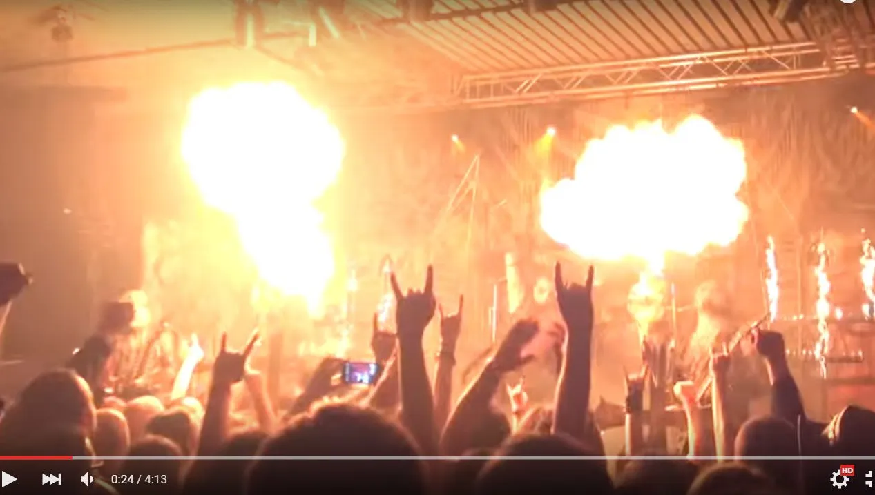 Imagini șocante. Cum decurgea un show cu flăcări, anul trecut, în club Colectiv