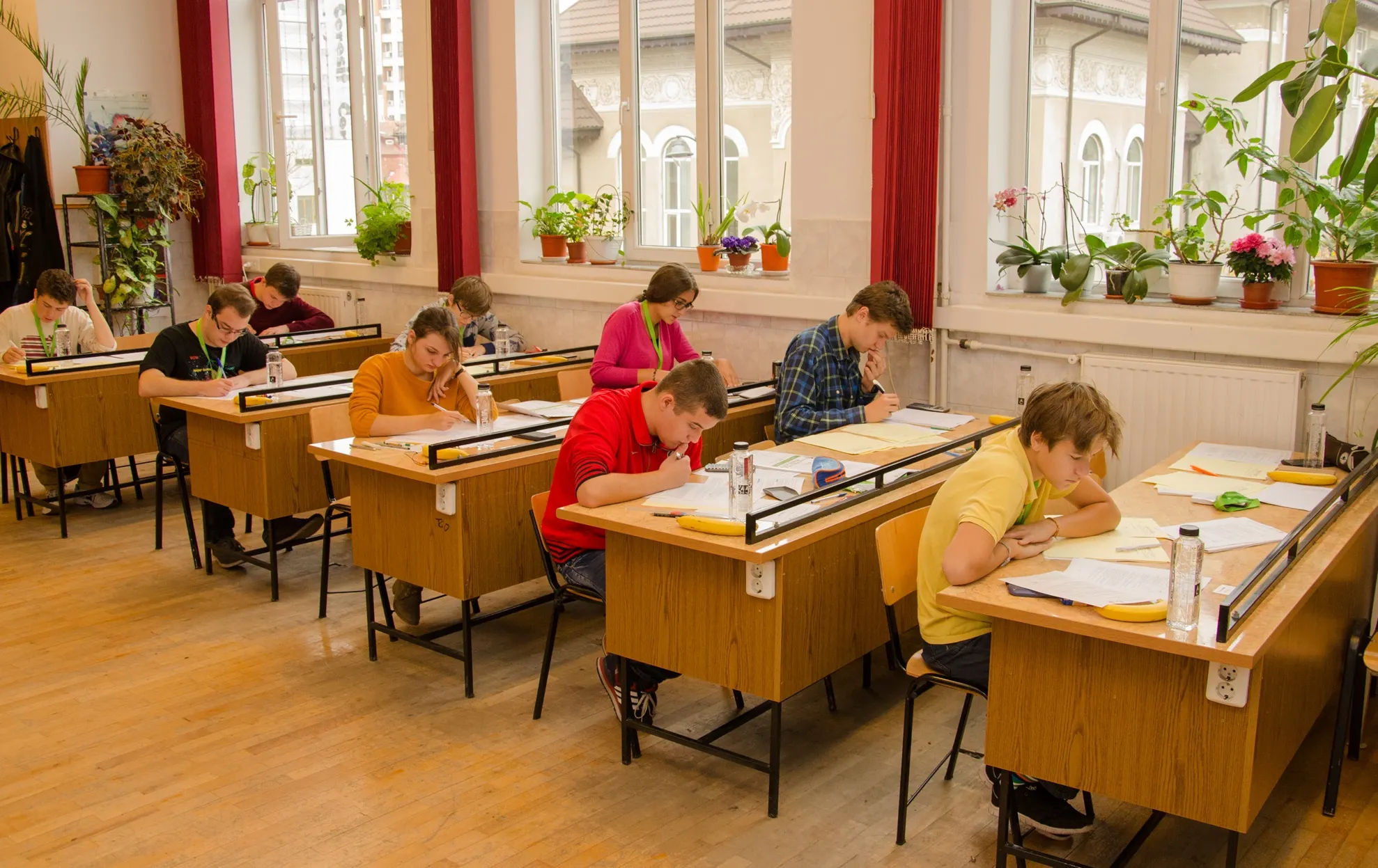 Test la liceul Vianu:"Ce ar fi făcut Fecioara Maria dacă ar fi primit o invitaţie în club Colectiv?"