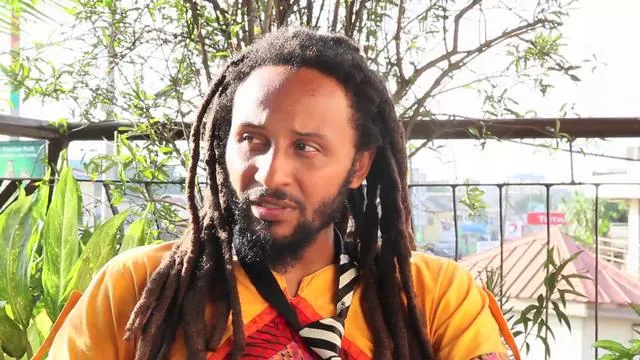 Protestele din România. Un rapper îi sfătuiește pe conaționalii lui să urmeze exemplul românilor
