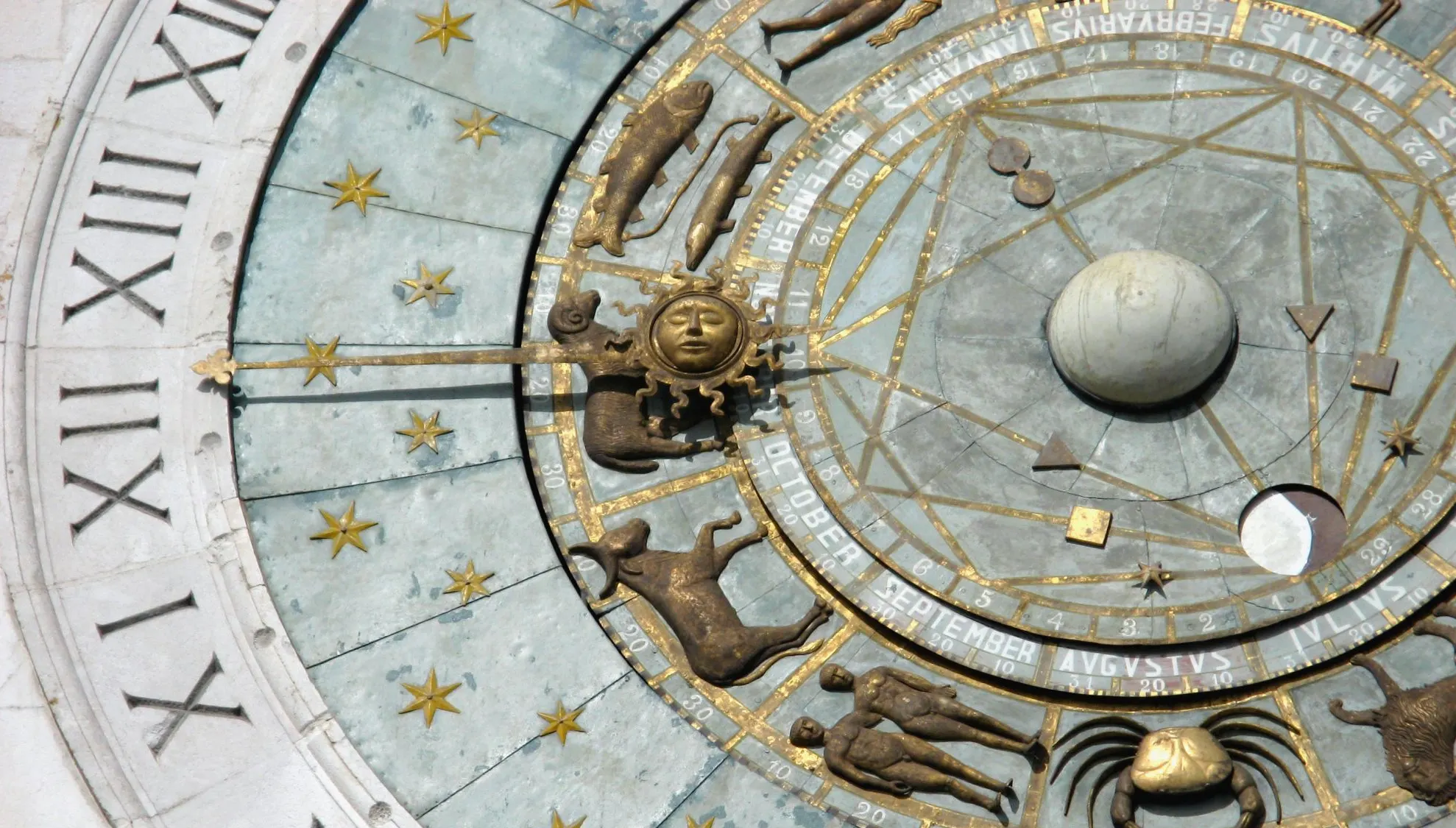 Horoscopul lunii decembrie 2015
