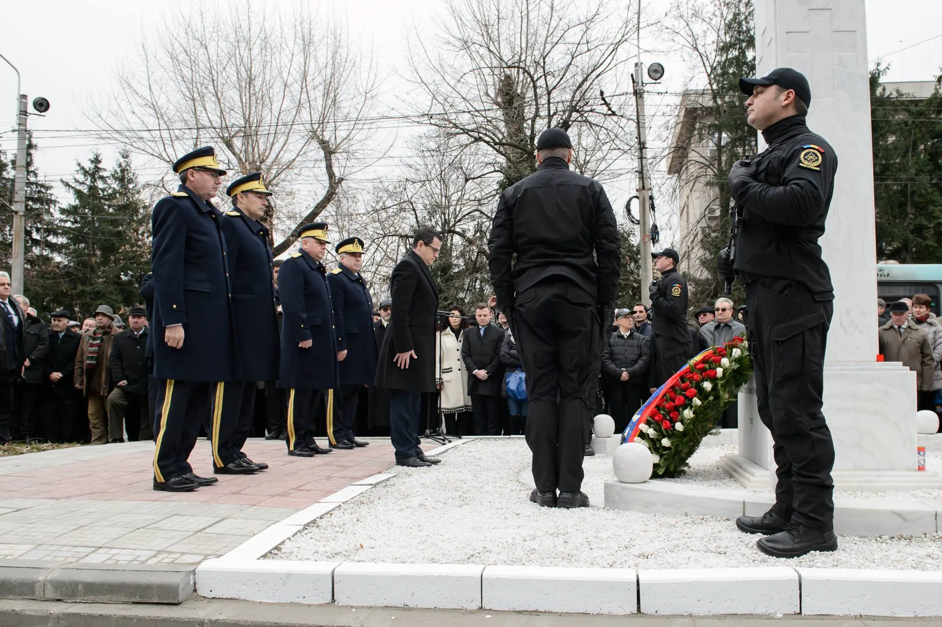 Ziua Luptătorului Antiteroris, celebrată de SRI cu depuneri de coroane de flori