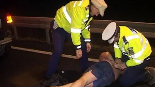 VIDEO Bărbat încătușat pe Autostrada Timișoara-Lugoj, după o urmărire ca în filme
