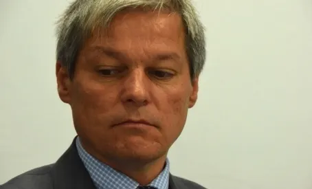 #Colectiv. Dacian Cioloş, mesaj COPLEŞITOR pe Facebook: "Dumnezeu să ne dea tuturor..."