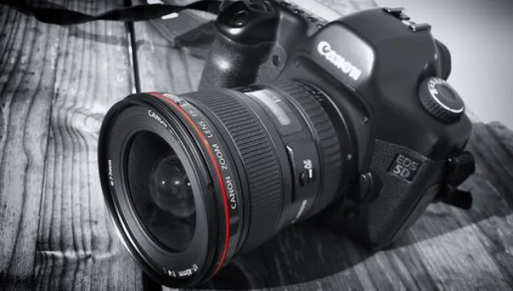eMAG.ro – Top 10 cele mai ieftine aparate foto DSLR – Sunt foarte accesibile