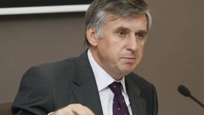 Desemnarea lui Ion Sturza în funcţia de premier al R.Moldova, contestată la Curtea Constituţională