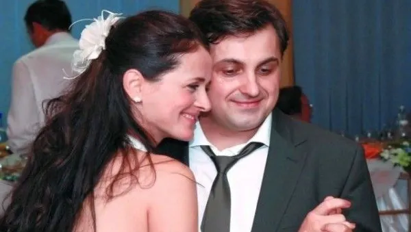 Noua iubită a lui Petru Mircea este sosia Mădălinei Manole. E o vedetă care-i seamănă perfect