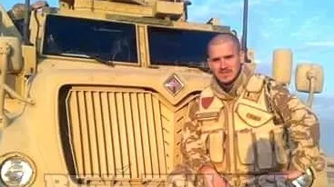 S-a întors la Iași, la iubita sa, de pe frontul din Afganistan. Ce a găsit acasă l-a CUTREMURAT