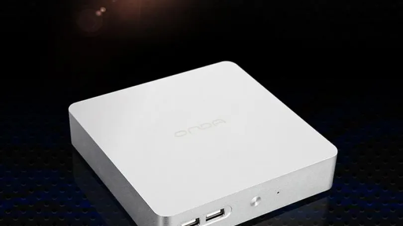Mini computerul care arată cât un telefon