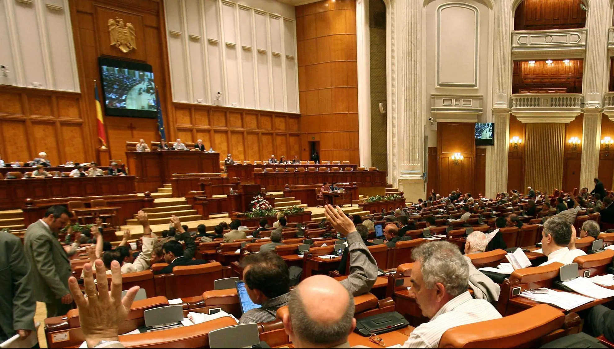 Premieră în Parlament în 2016: două alianțe politice între partide, ambele în opoziție