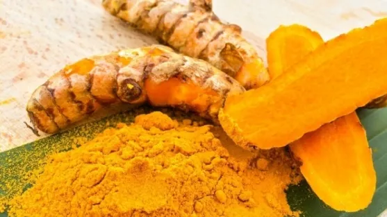 Mănâncă turmeric cu miere şi ţine la distanţa răceală şi gripă