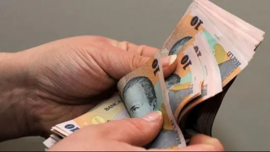 Bugetul pe 2016: Salariul minim pe economie NU va creşte de la 1 ianuarie. "Prima Casă" continuă
