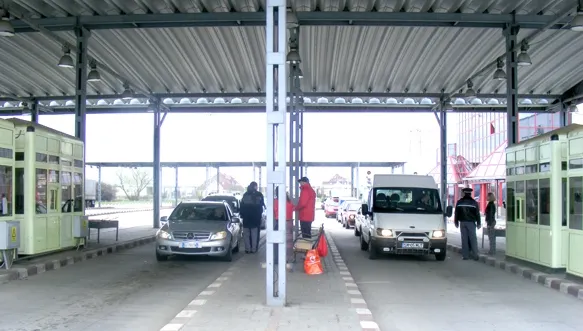 Se întorcea acasă, din Spania. La Vama Petea a fost oprit şi trimis pe jos la Bistriţa
