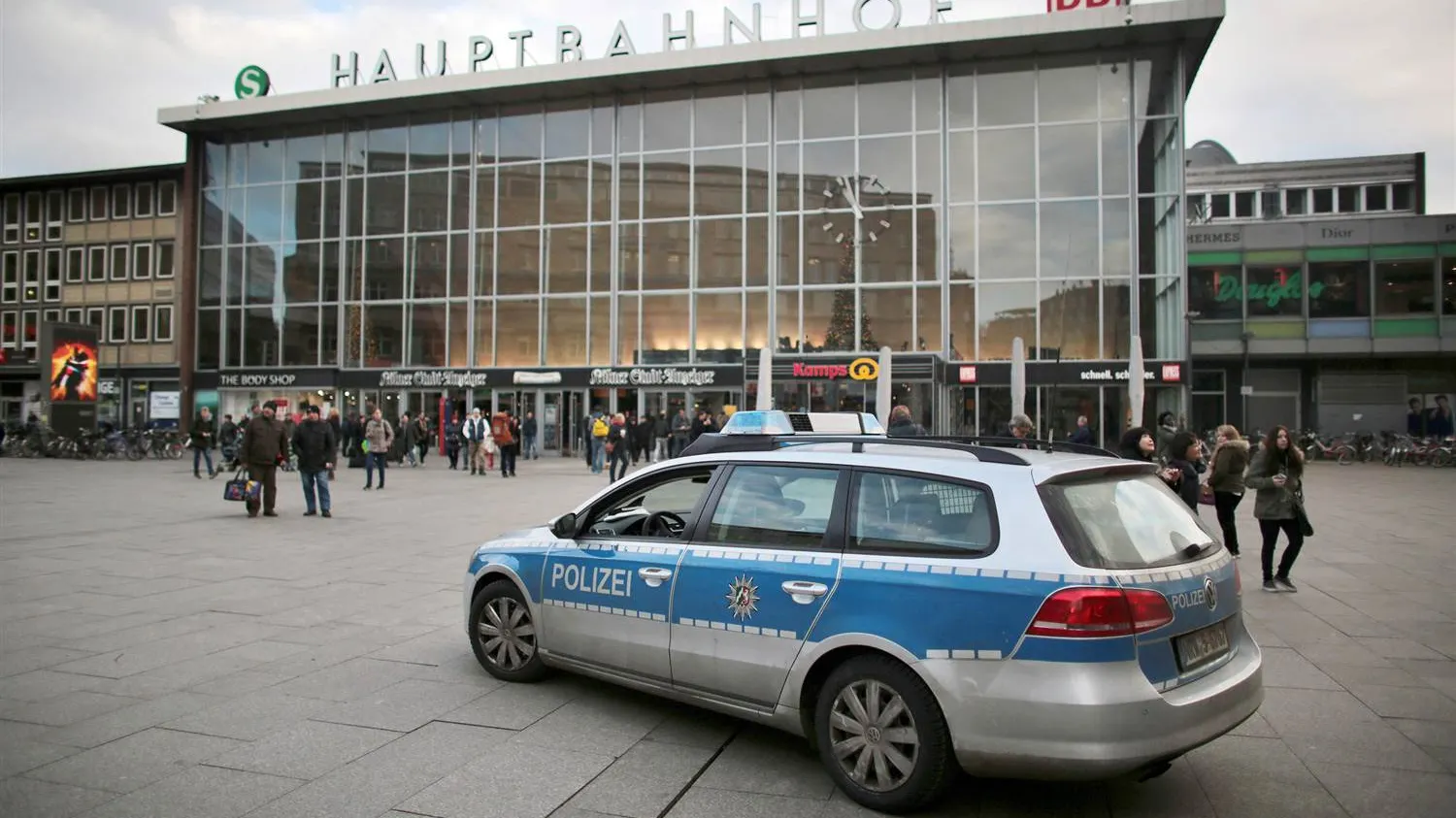 Recompensă de 10.000 de euro pentru informaţii despre agresorii din Koln