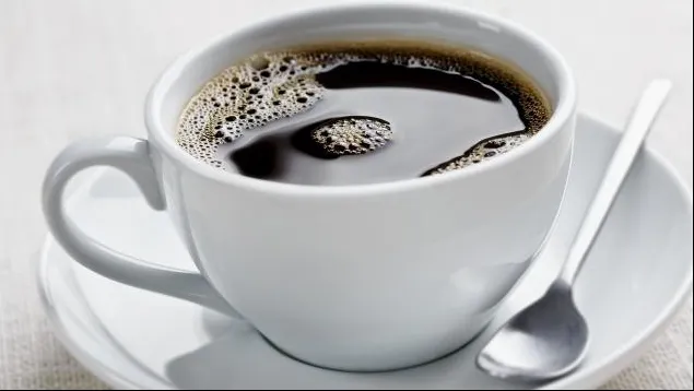 Dacă o bei așa, cafeaua arde grăsimile mai eficient ca orice dietă. Ce să torni în ea