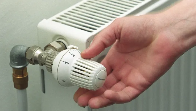 Preţul gigacaloriei depăşeşte 200 de lei în ţară. Constănţenii plătesc cel mai mult pentru căldură