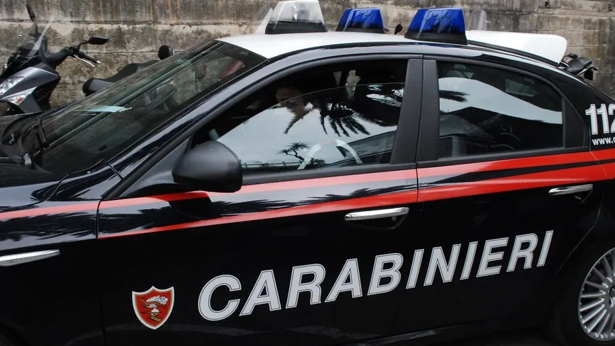 Un turist turc, arestat la Roma. Ce făcea cu o monedă, când l-au prins carabinierii
