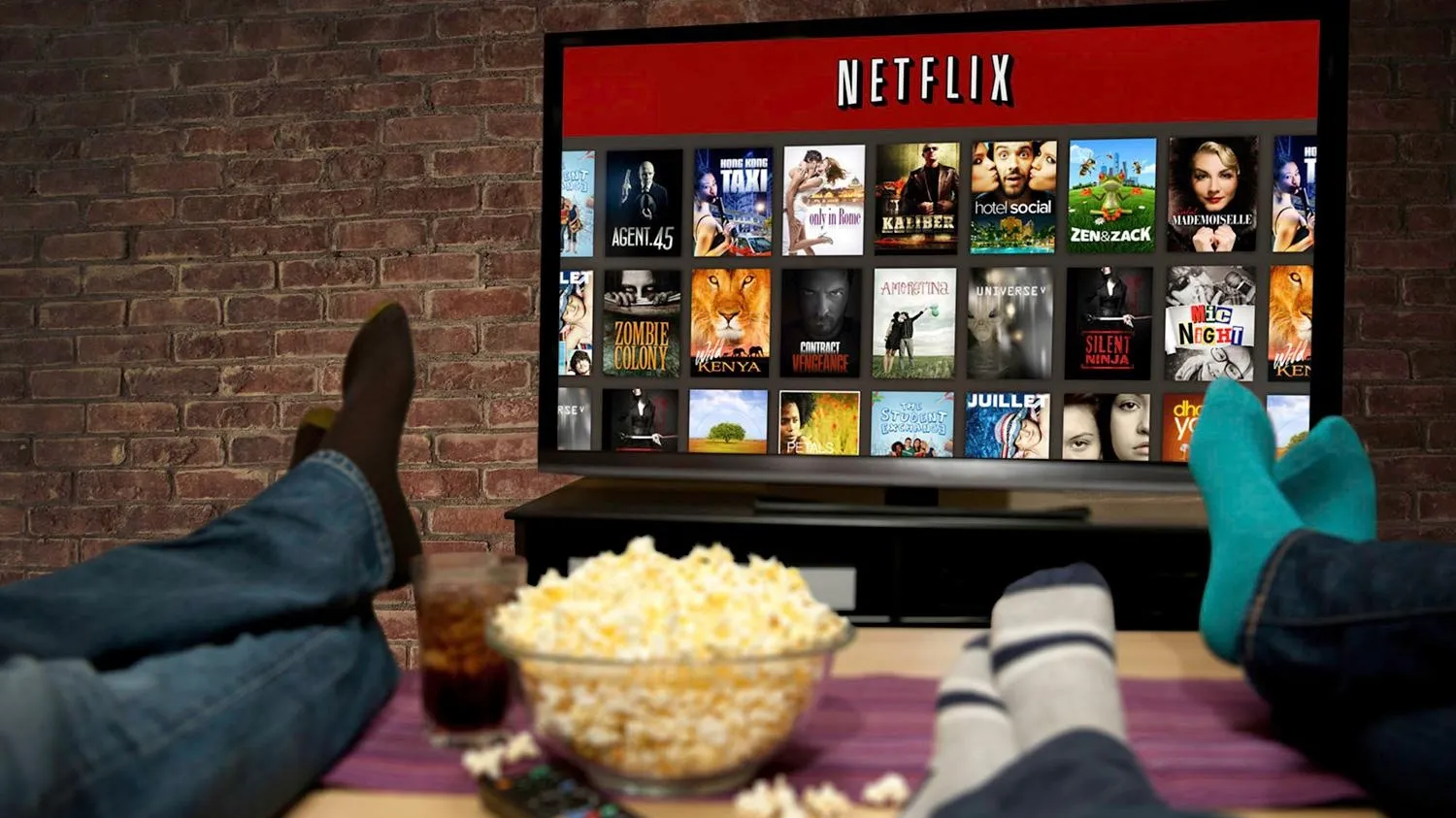 Cum să vezi Netflix pe televizor, chiar dacă nu e smart TV