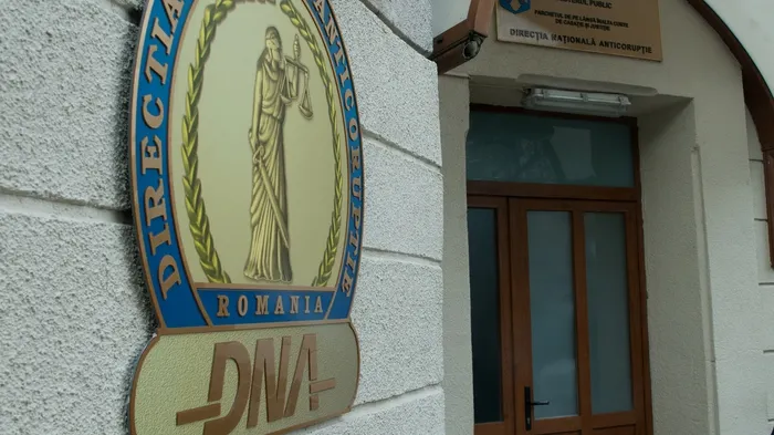 Șeful Poliției Sinaia și un om de afaceri, arestați preventiv 