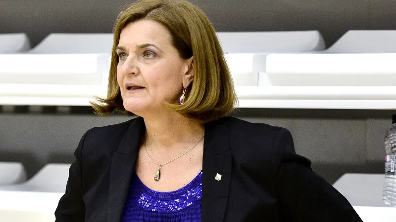 Elisabeta Lipă, numită "trădătoare" de baschetbaliste: "Imnul naţional se aude în toată ţara!" 