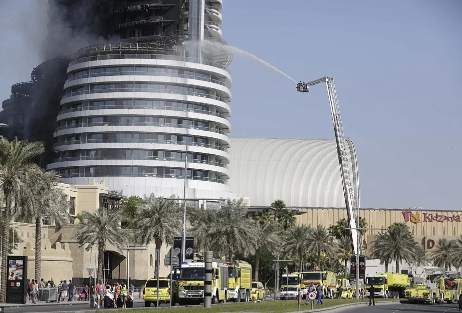 Cum arată turnul din Dubai după stingerea focului. Ce a rămas din hotelul de 63 de etaje