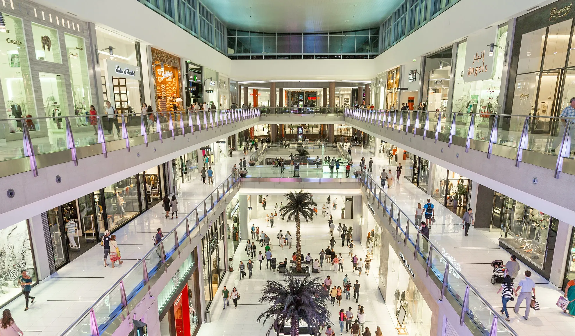 Tentativă de jaf într-un mall. 12 persoane au fost rănite