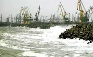 Porturile Midia, Constanţa şi Mangalia, închise din cauza vântului puternic