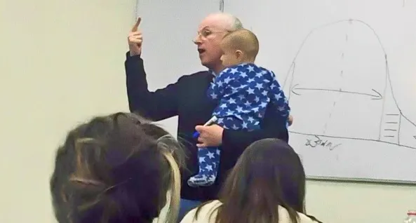Cei mai grozavi profesori din lume. Imaginile care surprind o latură IREALĂ!