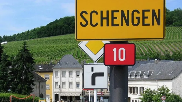 UE ar putea suspenda Tratatul Schengen. Se va cere reintroducerea controlului la frontiere - surse