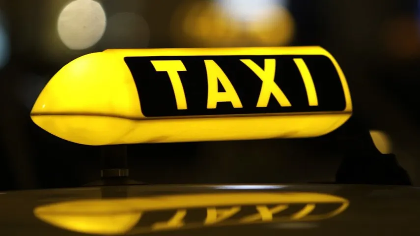 Taximetriştii ameninţă cu proteste. De ce sunt aceştia nemulţumiţi