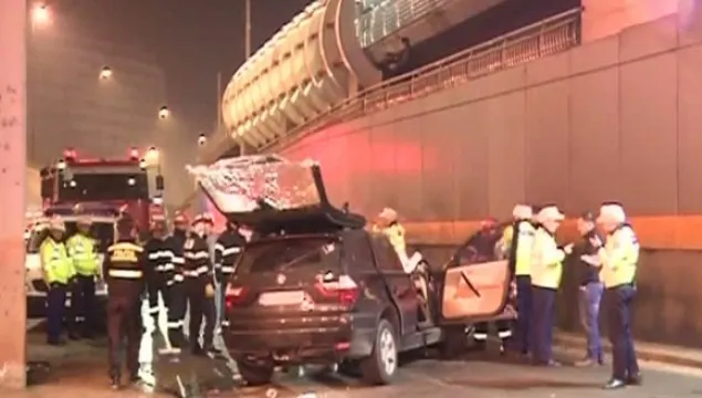 Accident grav în Bucureşti. Doi tineri au ajuns la spital 
