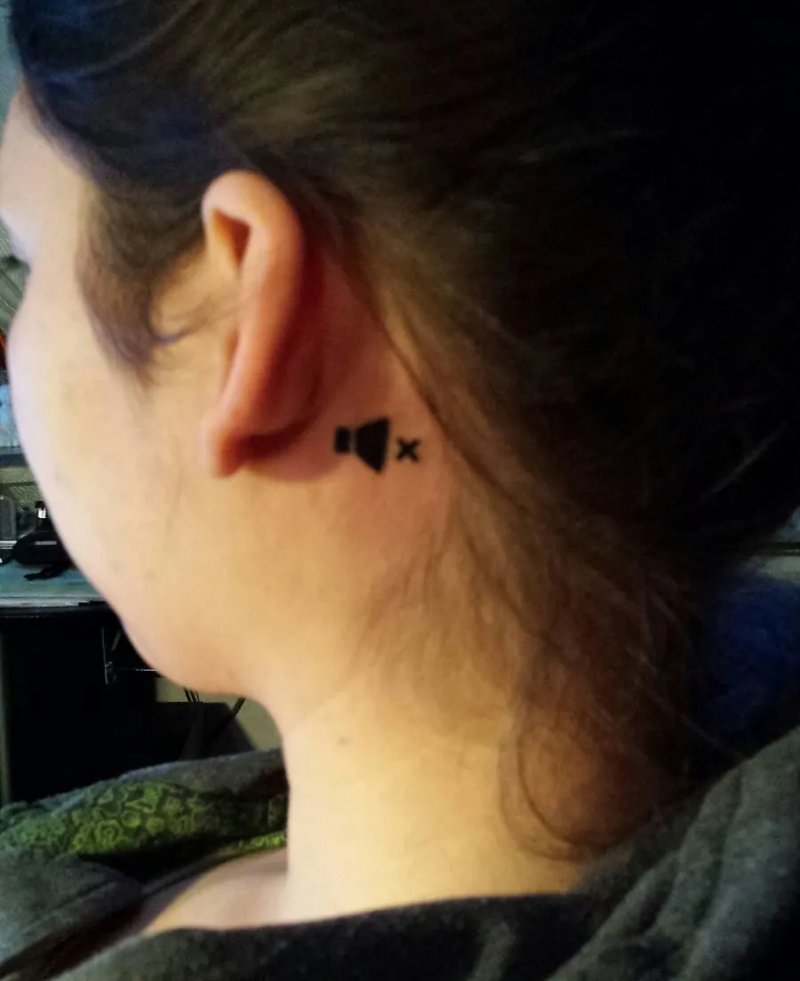 I-au văzut acest mic tatuaj, dar nu au știut ce înseamnă. Explicația este foarte tristă