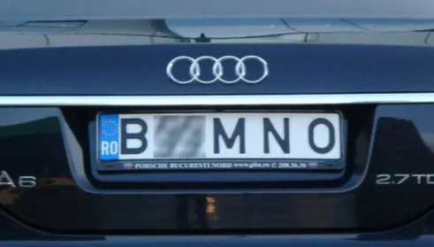 De ce unii şoferi au la maşină numere de înmatriculare cu distanţă mai mare între litere