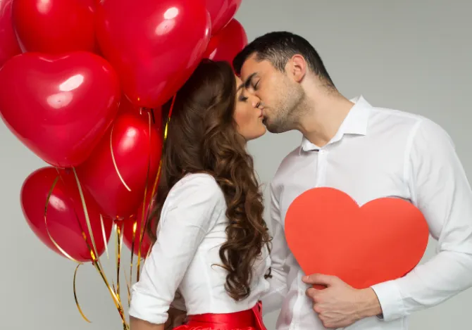 Duce la desfrâu şi libertinaj! Atacul Bisericii Ortodoxe împotriva Valentine’s Day